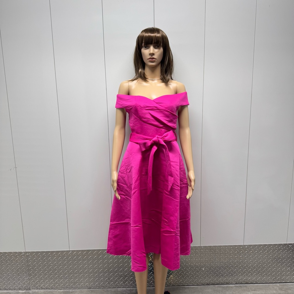 💖SALE NEW! BARBIECORE FIT AND FLARE DRESS